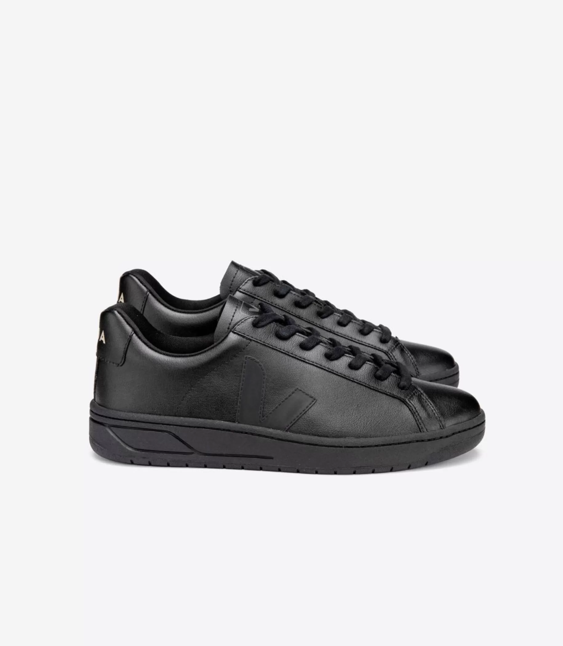 Shop VEJA Urca Cwl Full Black