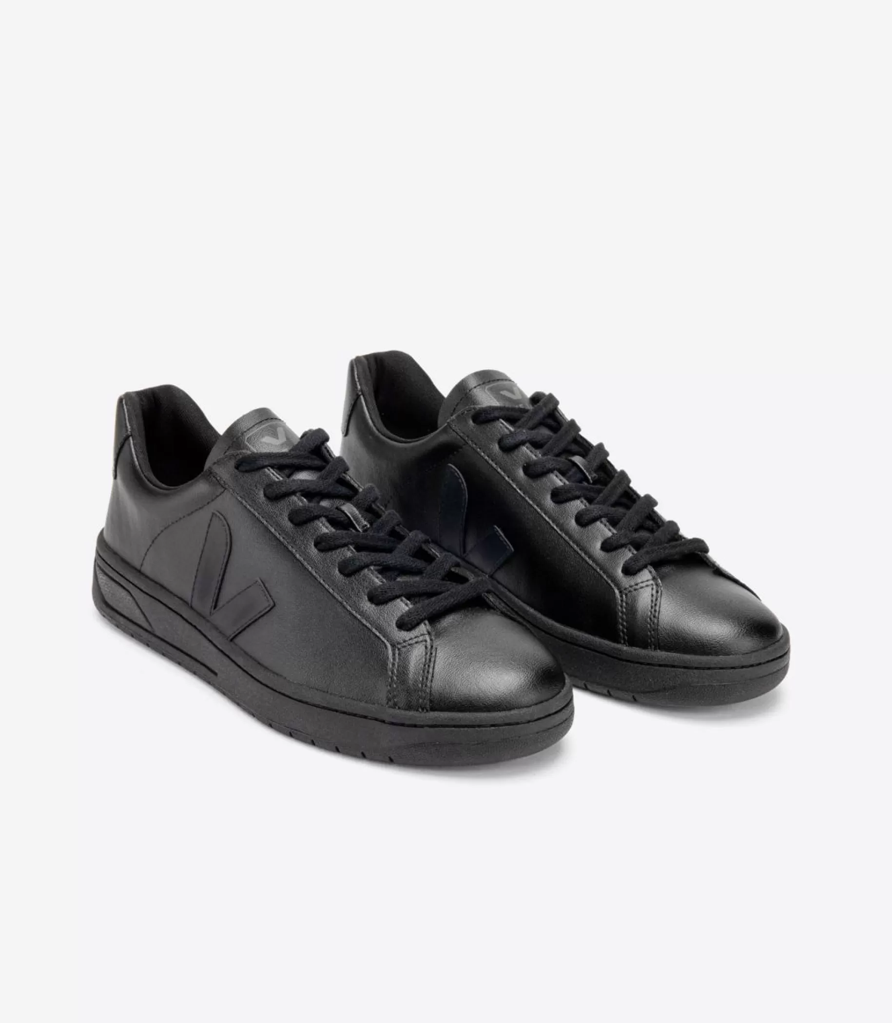 Shop VEJA Urca Cwl Full Black